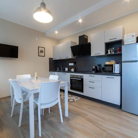 Casa Rubbo - Appartamento 'Como' Nelle Langhe Alba  Extérieur photo