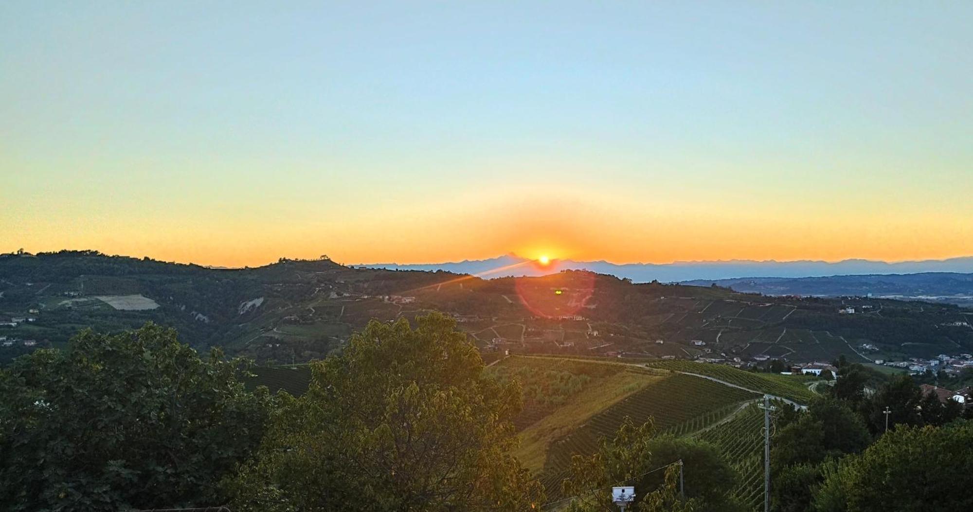 Casa Rubbo - Appartamento 'Como' Nelle Langhe Alba  Extérieur photo