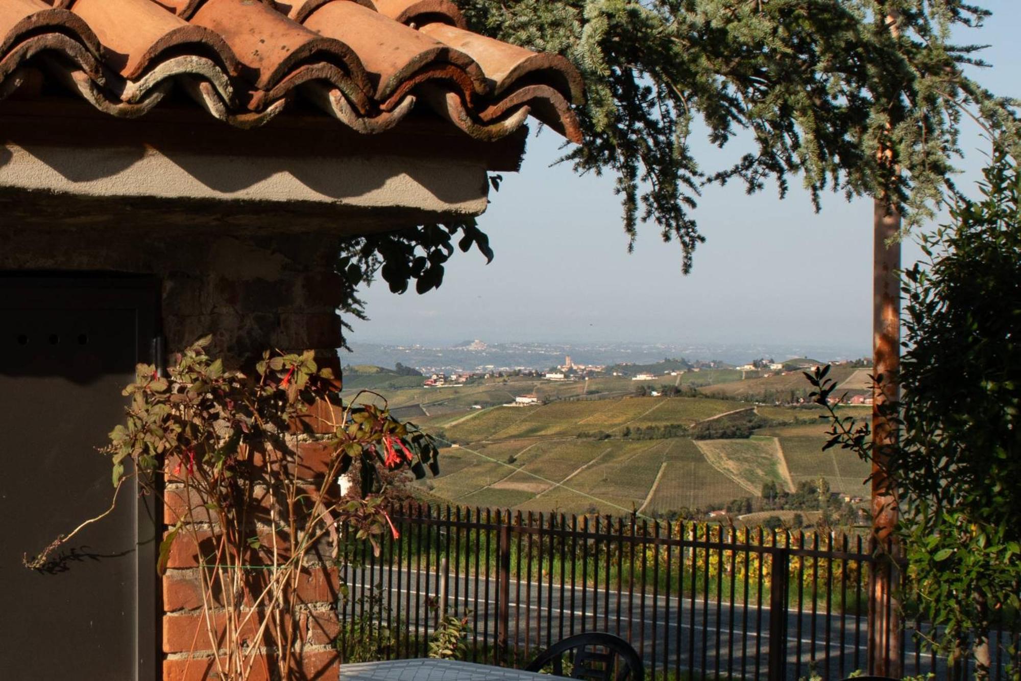 Casa Rubbo - Appartamento 'Como' Nelle Langhe Alba  Extérieur photo